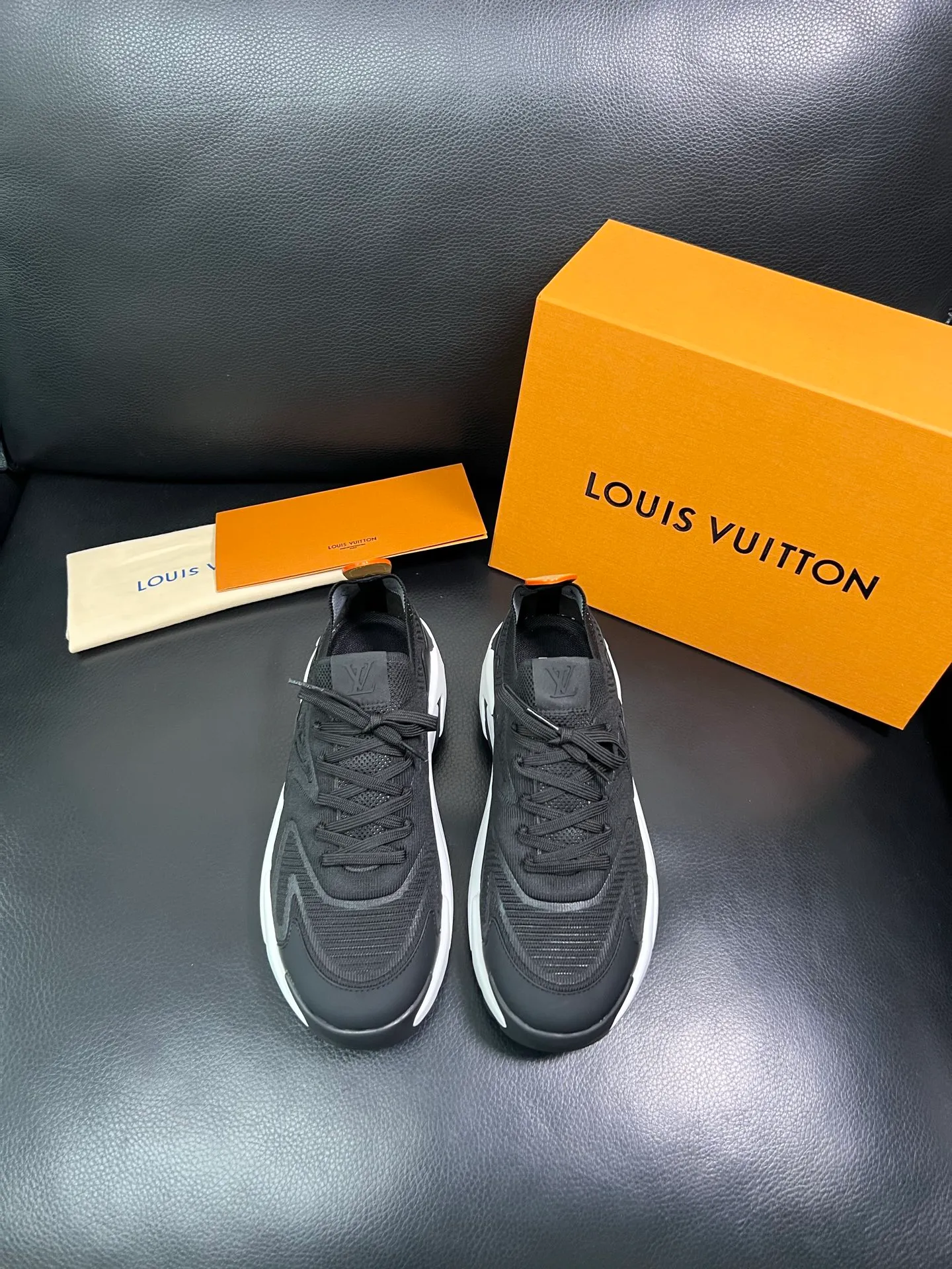 Men's shoes 💰660 Lv top purchasing Louis Vuitton Leather Shoes Counter Synchronization, imported fly woven fabrics from Italy, imported water-dyed cowhide lining, soles: original soles specially provided by the original factory, original factory follow-up orders, high quality, welcome to compare, code number 39-44 (custom-made 45) 85887